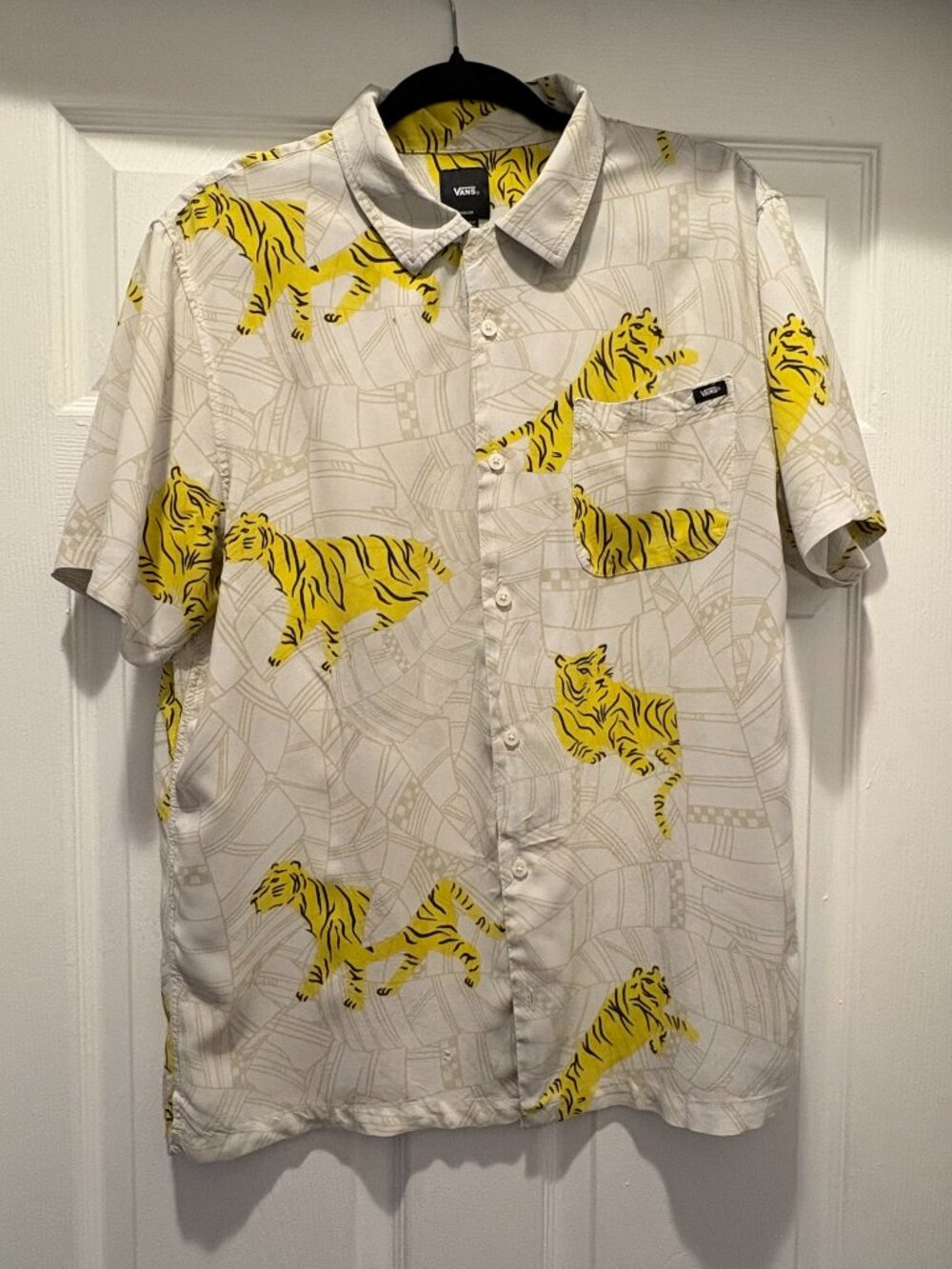Vans Tiger Print Hawaiian Style Casual Button Up Shirt  Size M